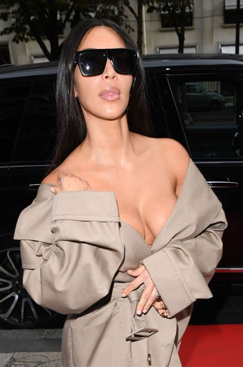 Kim Kardashian Out And About In Paris 10022016 Hawtcelebs