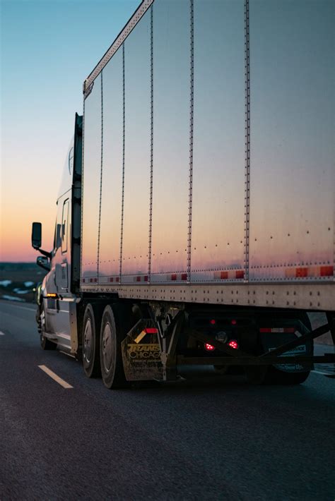 How do owner operators find loads - Booker Trans