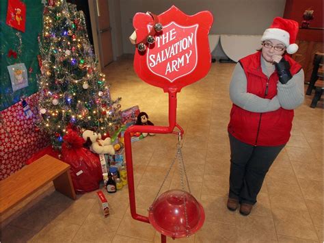 Salvation Armys Christmas Kettle Campaign Needs Volunteers Windsor Star