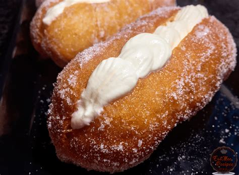 These Mouthwatering Fresh Cream Doughnuts Brings Back Childhood