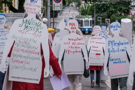 Sep 29, 2021 · der grund: GrossmütterRevolution | Wir alten Frauen sind da
