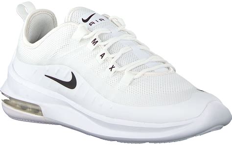 Visible heel air max unit absorbs impacting shock and also doubles as an effective, cushioned heel clip for more stability on the court. White NIKE Sneakers AIR MAX AXIS - Omoda.com