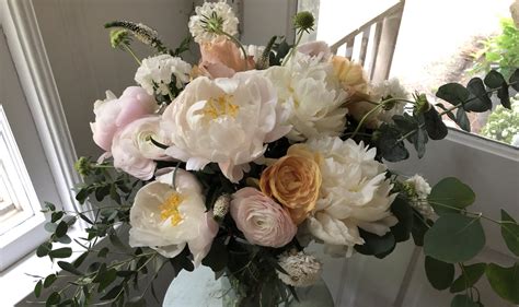 May 10, 2021 · when it comes to the bouquet toss, music can make (or break) the moment. Wedding Bouquets