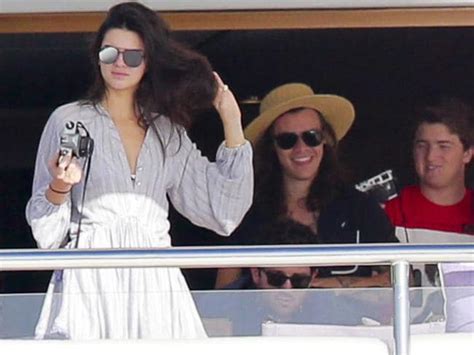 harry styles kendall jenner are ‘hot new couple