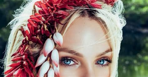 Marlow Lou Candice Swanepoel Vogue Brazil 2014