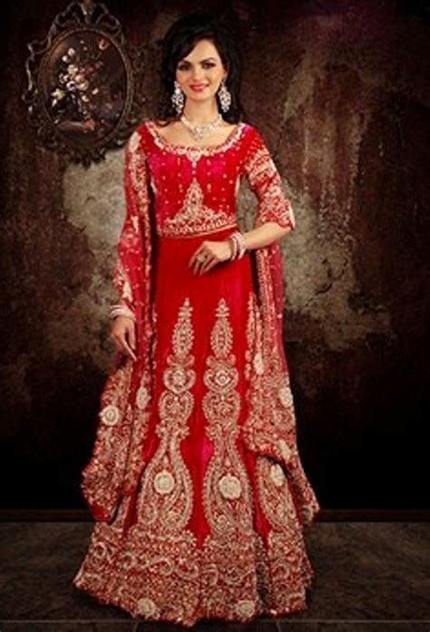 But combine it with a contrasting color like gold or white so that your. Red Indian Wedding Dress