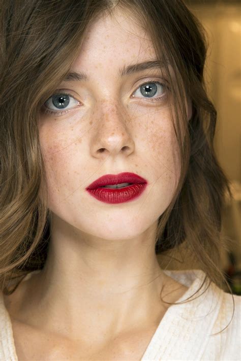 Photos That Prove Women With Freckles Are Beautiful