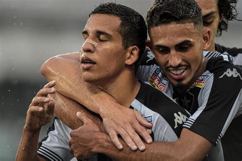 Botafogo Sai Na Frente Do Avaí E Fica Mais Perto Da Final Da Copa Do