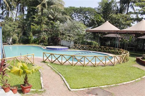 Known for its exceptional service and mouth watering food, green. Hotel Green Park Mapusa, Goa | Banquet Hall | Wedding Lawn ...
