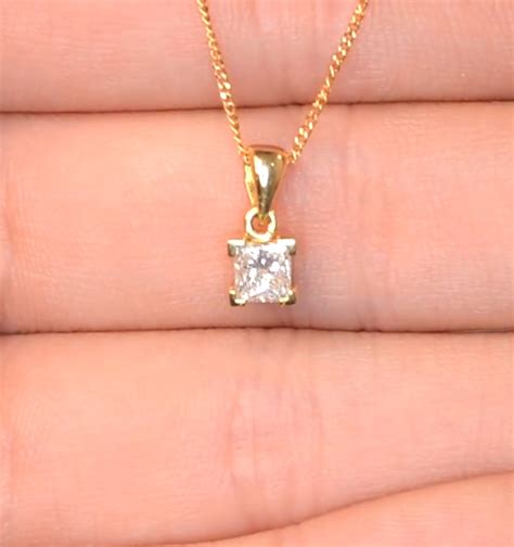 18k Gold Princess Cut Diamond Pendant Necklace 033ct Hsi