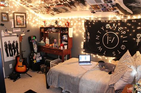 42 Cozy Halloween Bedroom Decorating Ideas Grunge Bedroom Bedroom