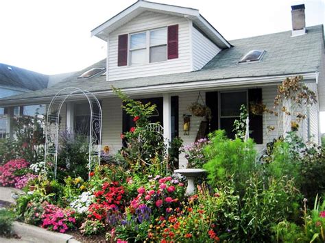 10 Fantastic Cottage Landscaping Ideas For Front Yard 2023