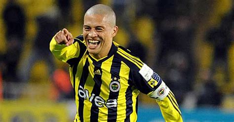Sözlerine, öncelikle sizlere özel teşekkürlerimi sunmak istiyorum. Alex De Souza'nın Galatasaray`a Attığı Unutulmaz Gol ...