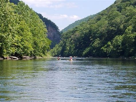 Paddle A Secluded Waterway At The Base Of The Trough In West Virginia