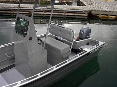 Research 2014 Silver Streak Boats 24 Center Console On