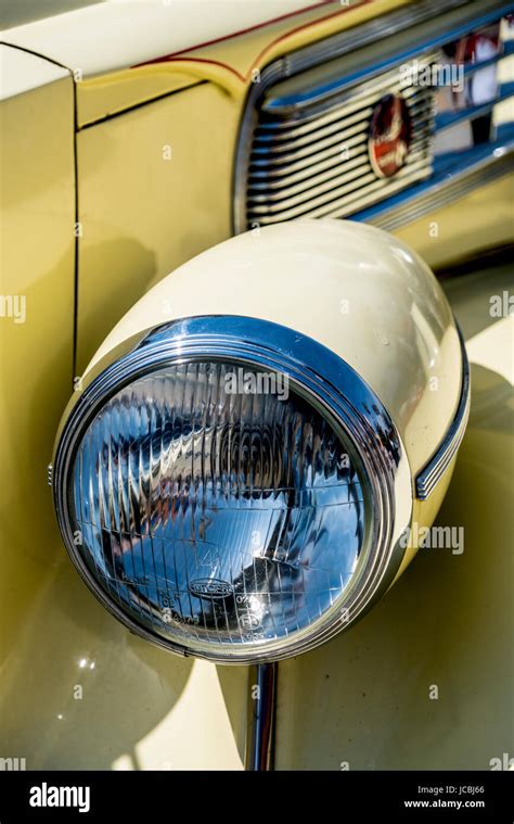 Antique car headlamp hi-res stock photography and images - Alamy