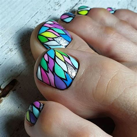 Beautiful Toe Nail Art Ideas To Try | NailDesignsJournal.com