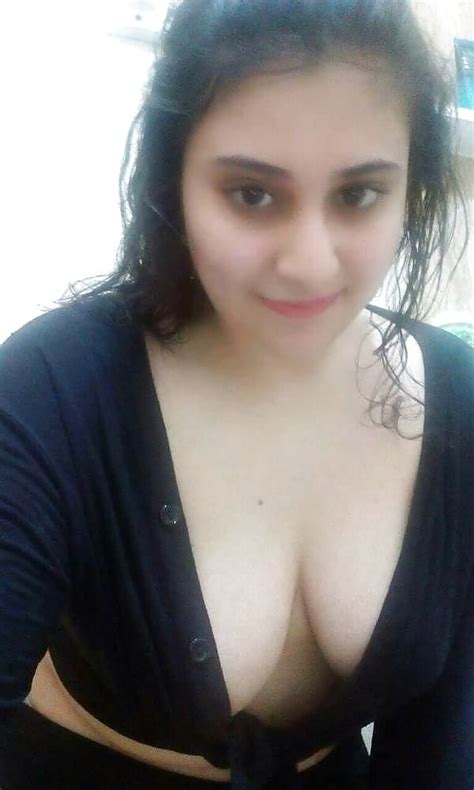 Egyptian Arab Girl Big Boobs Selfie Naked Photo