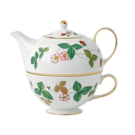 Wedgwood fine bone china set model wild strawberry white. Wedgwood Wild Strawberry Tea For One NIB Teapot Cup Set # ...