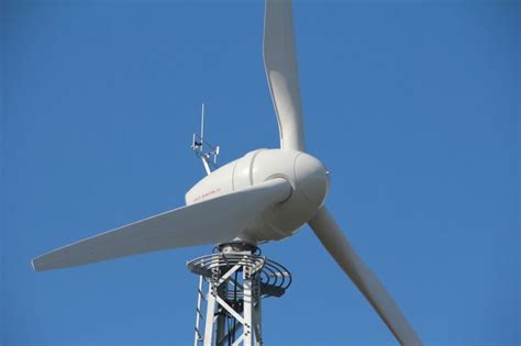 Nicht nur windstille regionen, sondern auch ungünstige verhältnisse am haus oder in der nachbarschaft können den spaß am windrad schnell verderben. Praxisbericht: 30 kW Windrad für Stromversorgung Landwirt