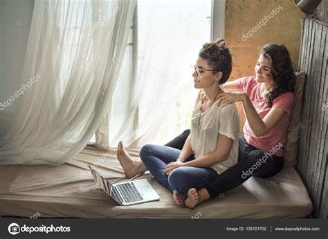 Lesbisches Paar Zusammen — Stockfoto © Rawpixel 139101702