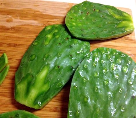 L'équipe mexican cactus vous souhaite la bienvenue ! Authentic Mexican Cactus Leaves Salad (Ensalada De Nopales)