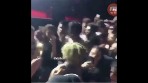 Xxxtentacion Punches A Fan At His Concert Youtube