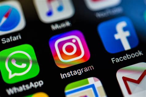 В работе Whatsapp Instagram и Facebook произошел сбой K News
