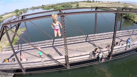 Fun Farm Bridge Jumping Youtube