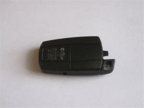 2006 and up bmw key fob battery replacement upgrade for the sealed fob !!! BMW-Key-Fob-Battery-Replacement-Guide-04