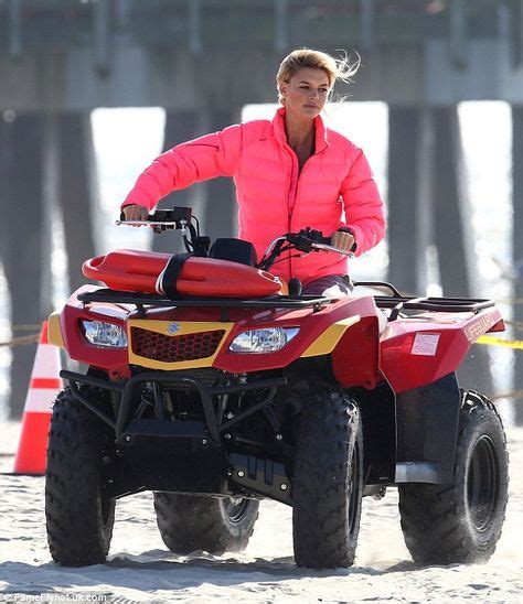 Kelly Rohrbach Can T Resist Showing Off Pert Derriere On Baywatch Set