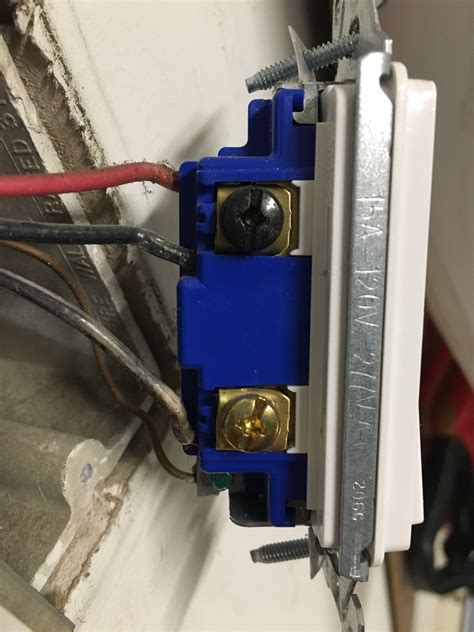 Wiring a light switch is very simple. electrical - Which one is the common wire on this 3-way switch? - Home Improvement Stack Exchange