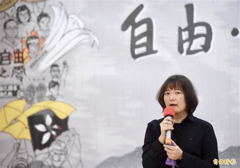 70歲男自焚喊「為何開除」他哽咽回應了 羅智強搬鄭南榕嗆蔡英文：踩爛神主牌 很害怕？ ncc門前滿滿拒馬 港媒驚呼不尋常 無人提公廣移頻. 鄭南榕被KMT監控紀錄逾5千頁 鄭竹梅：荒謬而難以置信 - 政治 - 自由時報電子報
