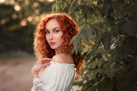 Redhead Women Outdoors Women Model Anna Boevaya Portrait Plants 2000x1335 Wallpaper