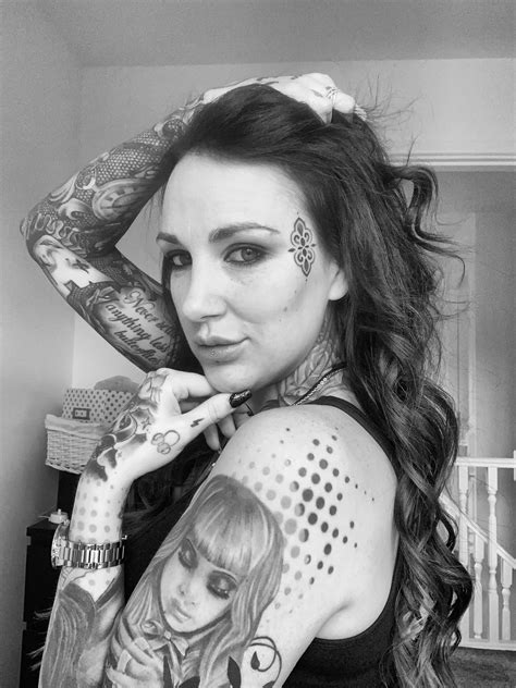 Lauren Ansbro • Tattoo Artist • Book Now • Tattoodo
