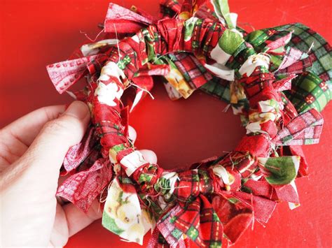Creative Reveries No Sew Christmas Wreath Ornament Tutorial Easy