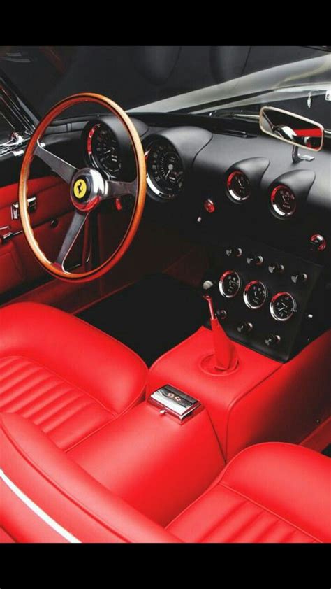 It's achingly pretty, but its eventual successor, the f8 tributo, has lost. Classy Interior | Ferrari