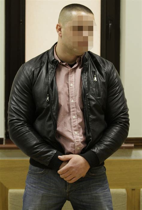 Dlaczego Aleksander Zarzuca Antenowy Branie łapówek - Policjant kupił kochance biust za łapówki
