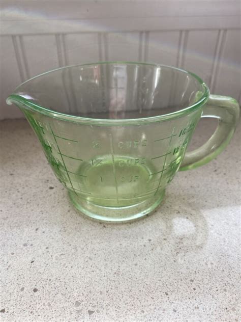Vintage Vaseline Green Depression Glass Uranium Measuring Cups Mixing