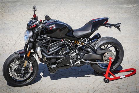 Последние твиты от ducati (@ducatimotor). Racing Cafè: Ducati Monster 1200R Ducati Performance 2016