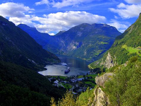 Life Around Us Geirangerfjord Norway Amazing Places
