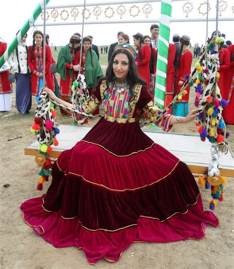 Uzbek Traditional Dress Represented By Seeta Qaseemi Afghan Dresses Afghan Clothes Afghan