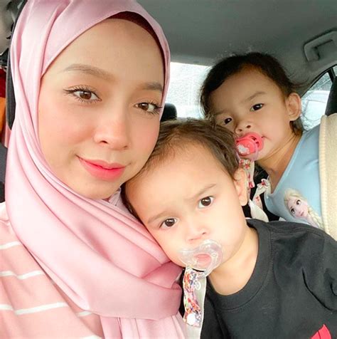 Korang 1st time nak pergi melancong ke luar negara? Nadya Syahera Terkenang Melancong Ke Luar Negara Bawa 2 ...