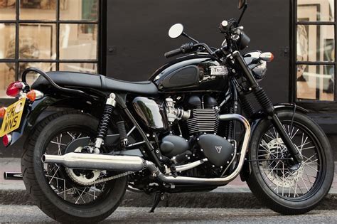 Triumph Bonnevilles T100 Black Triumph Motorcycles Pinterest