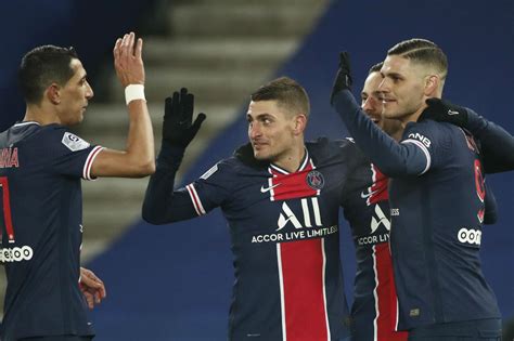 Football Pochettino gets first win with PSG but Lyon stay top of Ligue
