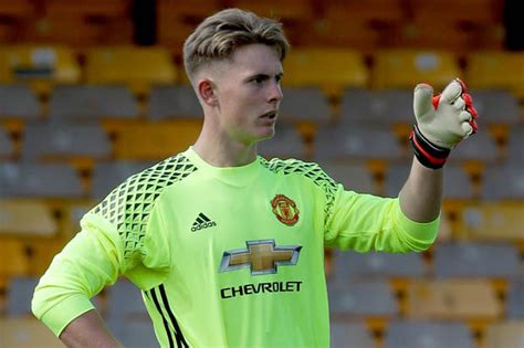 ● amazing best saves & passes show 2019/2020 so far ● 4k. Man Utd News: Dean Henderson recalled from Grimsby after ...