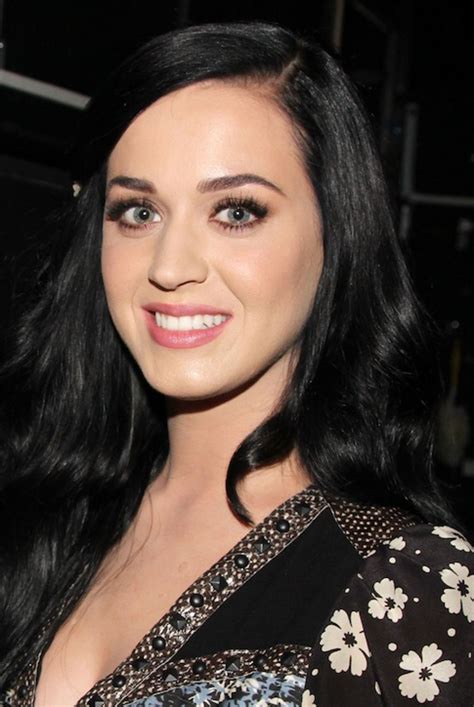 Katy Perrys Bedtime Beauty Routine Is 10 Times Longer Than Mine Glamour