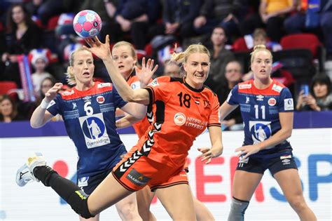 Norway Keep Semi Final Hopes Alive At European Womens Handball