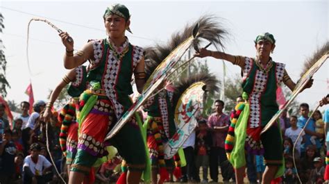 12 Daftar Suku Di Pulau Jawa Ada Suku Betawi Hingga Suku Tengger