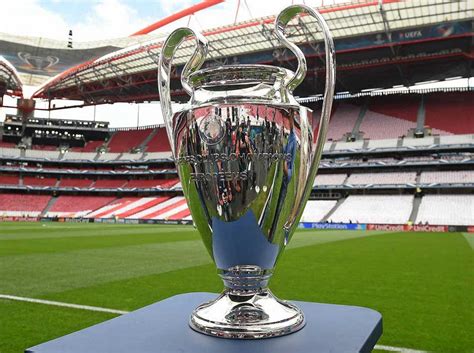 Ni real madrid, ni barcelona, ni atlético de madrid ni sevilla la de este 29 de mayo de 2021 será la primera final europea que el valenciano arbitre como colegiado principal pero ya en 2019 fue el cuarto árbitro. Definidos los grupos de la edición 20-21 de la Champions ...